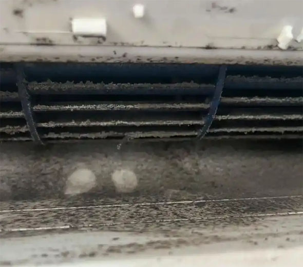 彭州空调吹的风有股烧焦味是怎么回事